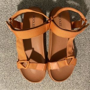 Roolee Kaori Sport sandal in coral, women’s size 7.